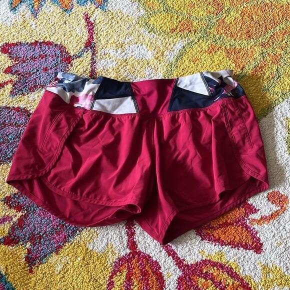 LULULEMON ATHLETICA SIZE 10 RUN TIMES SHORTS - Picture 7 of 11